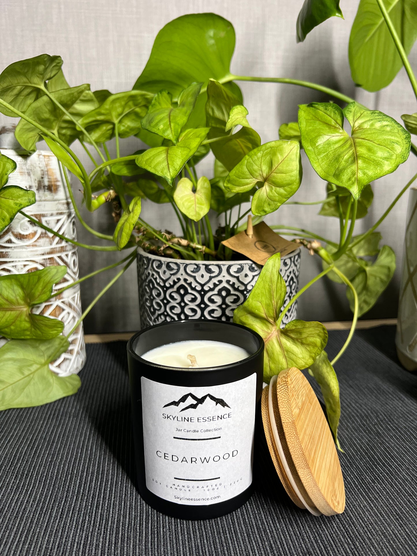 Cedarwood - Matte Black Jar
