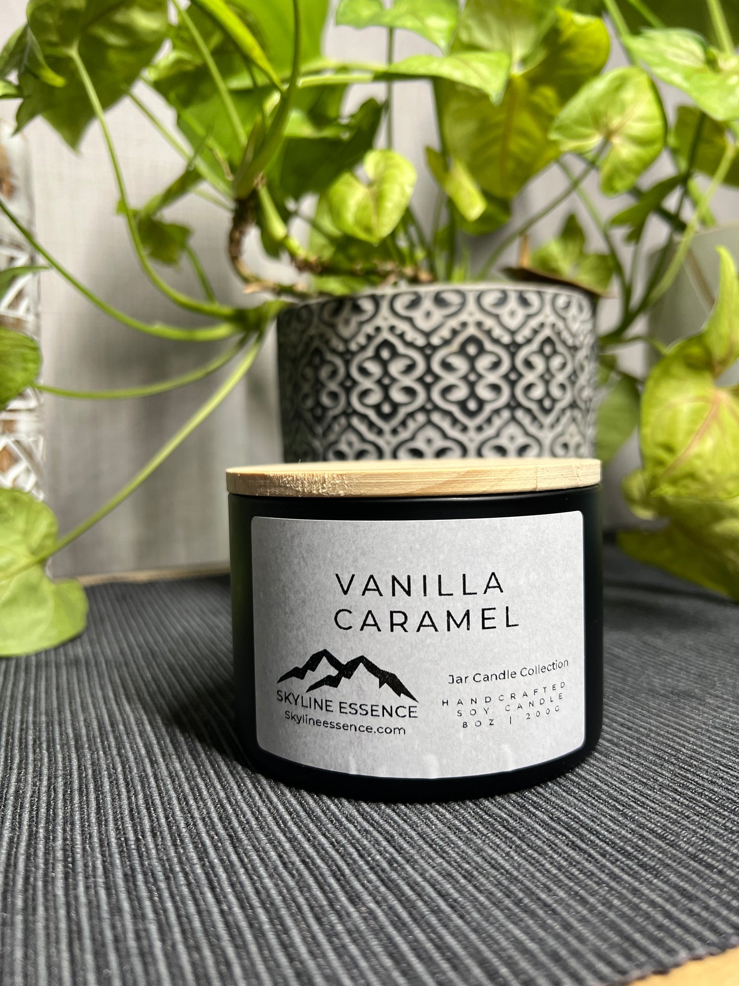 Vanilla Caramel - Matte Black Jar