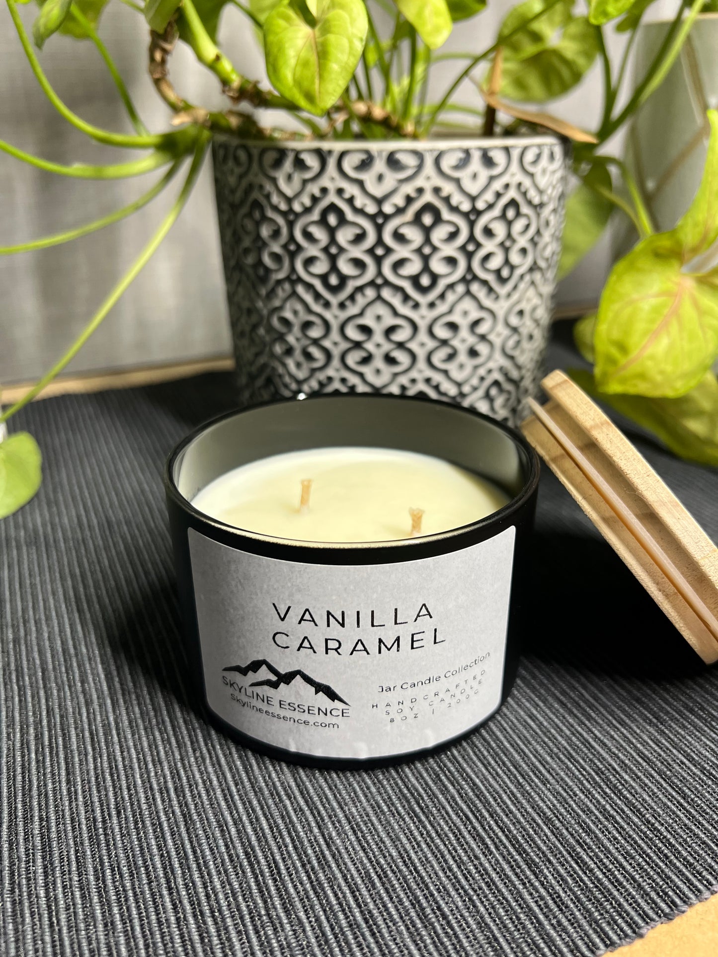 Vanilla Caramel - Matte Black Jar