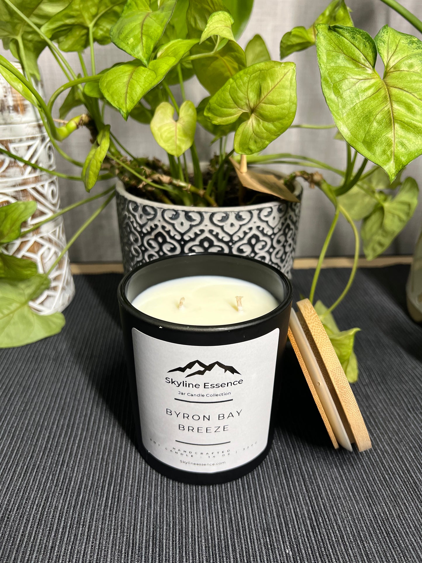 Byron Bay Breeze - Matte Black Jar